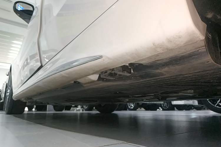 Used Mercedes-Benz C-Class 2025 Facelift C 260 L Sport Edition Left Side Sill