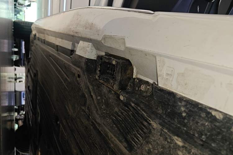 Used Mercedes-Benz C-Class 2025 C 260 L Sport Edition Left Side Sill