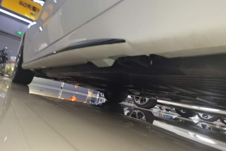 Used Mercedes-Benz C-Class 2025 C 260 L Obsidian Night Sport Edition Left Side Sill