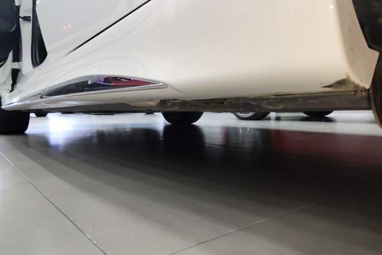 Used Mercedes-Benz C-Class 2025 Facelift C 260 L Sport Edition Left Side Sill