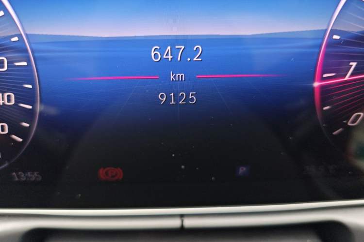 Used Mercedes-Benz C-Class 2025 C 260 L Sport Edition Odometer Close Up