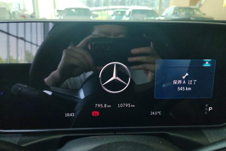 Used Mercedes-Benz C-Class 2025 Refresh C 200 L Sport Edition Odometer Close Up