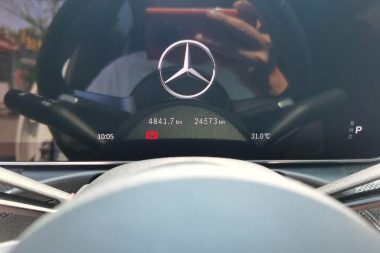 Used Mercedes-Benz C-Class 2025 Refresh C 260 L Night Edition Sports Version Odometer Close Up