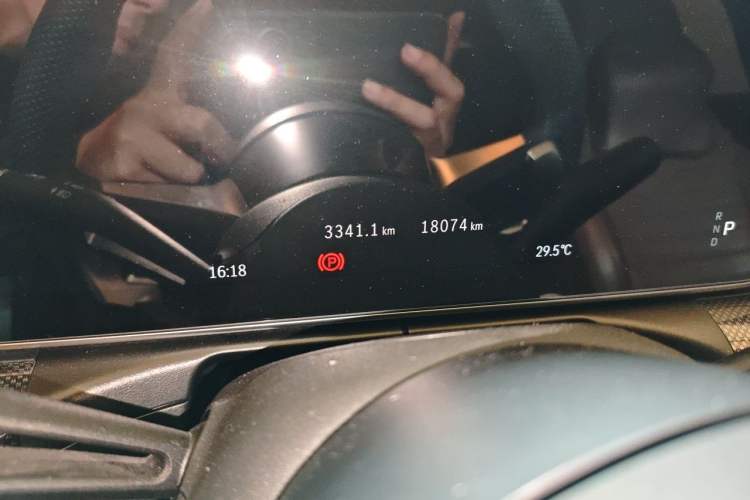 Used Mercedes-Benz C-Class 2025 C 260 L Sport Edition Odometer Close Up
