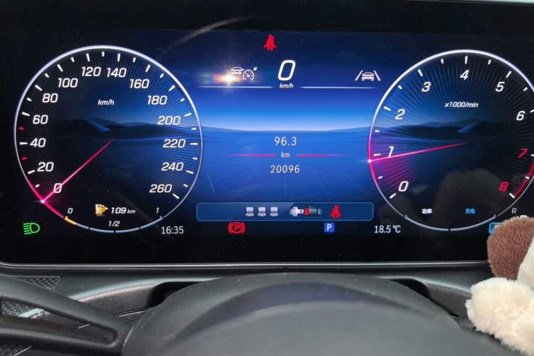 Used Mercedes-Benz C-Class 2025 C 260 L Sport Edition Odometer Close Up