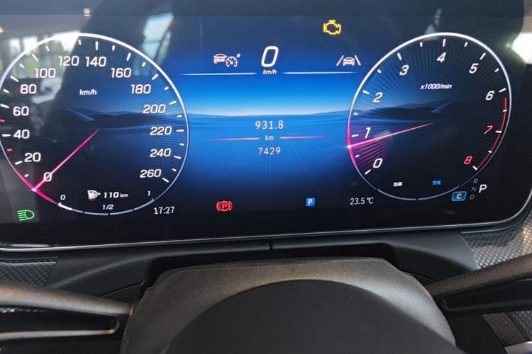 Used Mercedes-Benz C-Class 2025 Facelift C 260 L Sport Edition Odometer Close Up