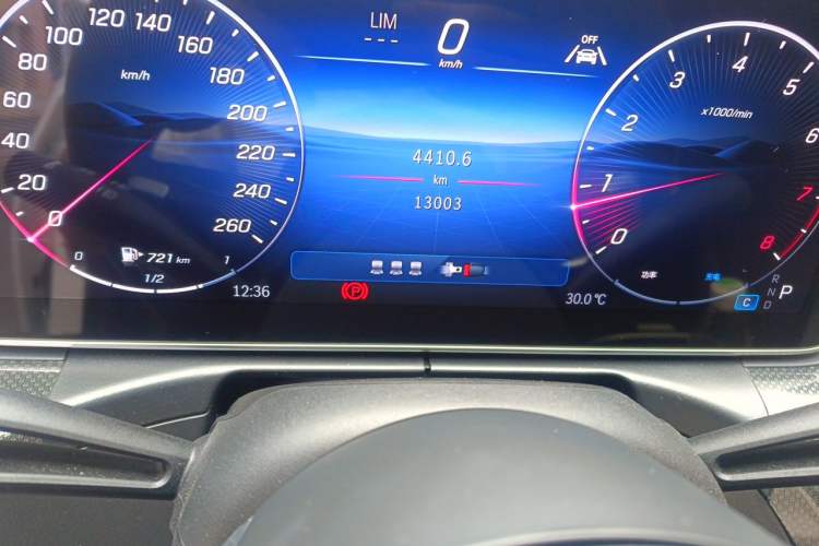 Used Mercedes-Benz C-Class 2025 Facelift C 260 L Sport Edition Odometer Close Up