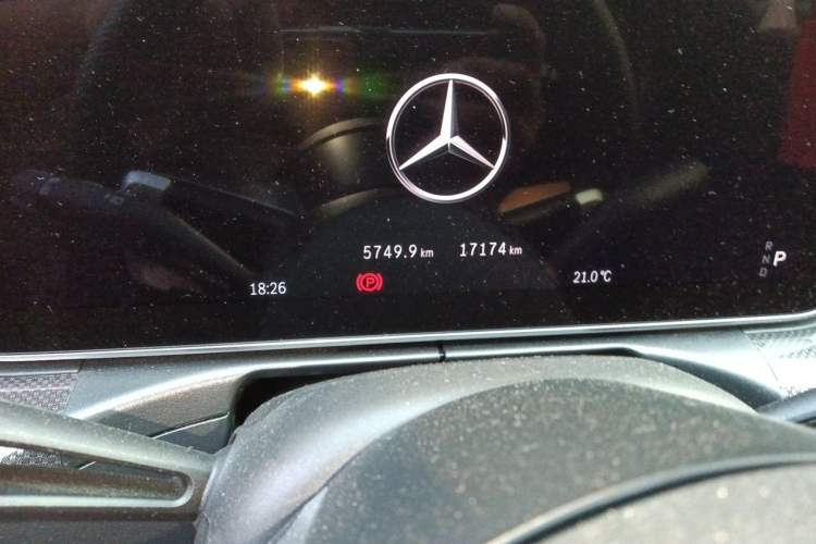 Used Mercedes-Benz C-Class 2025 Facelift C 260 L Sport Edition Odometer Close Up