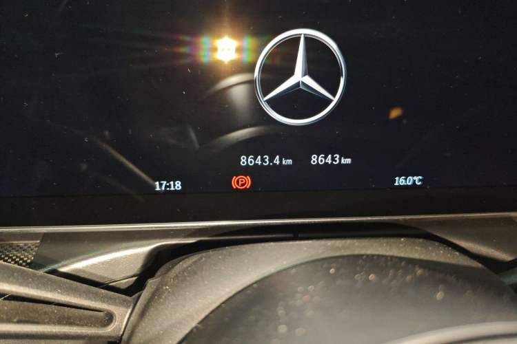 Used Mercedes-Benz C-Class 2025 Facelift C 260 L Sport Edition Odometer Close Up