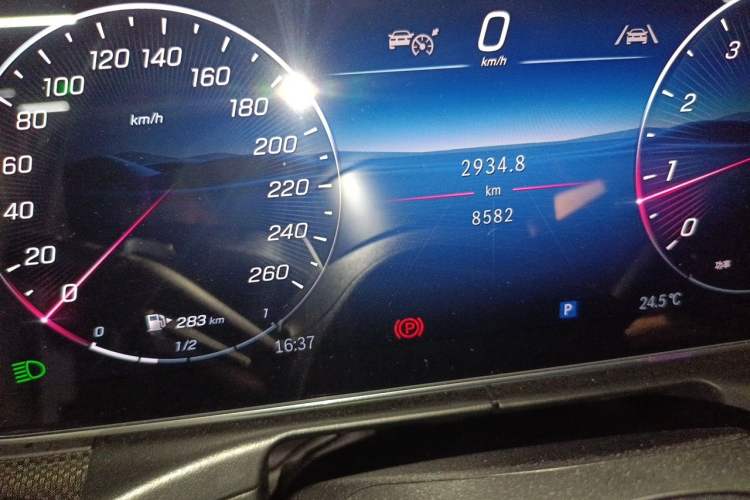 Used Mercedes-Benz C-Class 2025 Facelift C 260 L Sport Edition Odometer Close Up