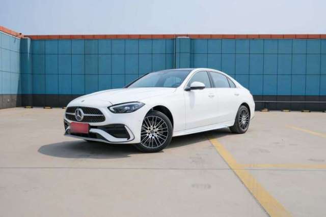 Ojetý Mercedes-Benz C-Class 2025 C 260 L