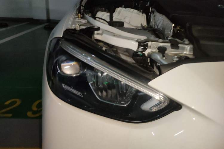 Used Mercedes-Benz C-Class 2025 Refresh C 200 L Sport Edition Right Front Headlight