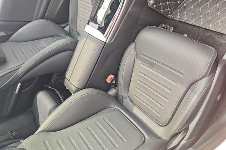 Used Mercedes-Benz C-Class 2025 Facelift C 260 L Sport Edition Right Front Seat