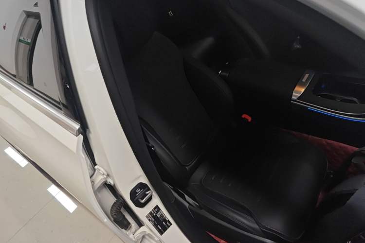 Used Mercedes-Benz C-Class 2025 Facelift C 260 L Sport Edition Right Front Seat