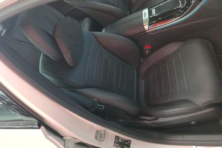 Used Mercedes-Benz C-Class 2025 C 260 L Obsidian Night Sport Edition Right Front Seat