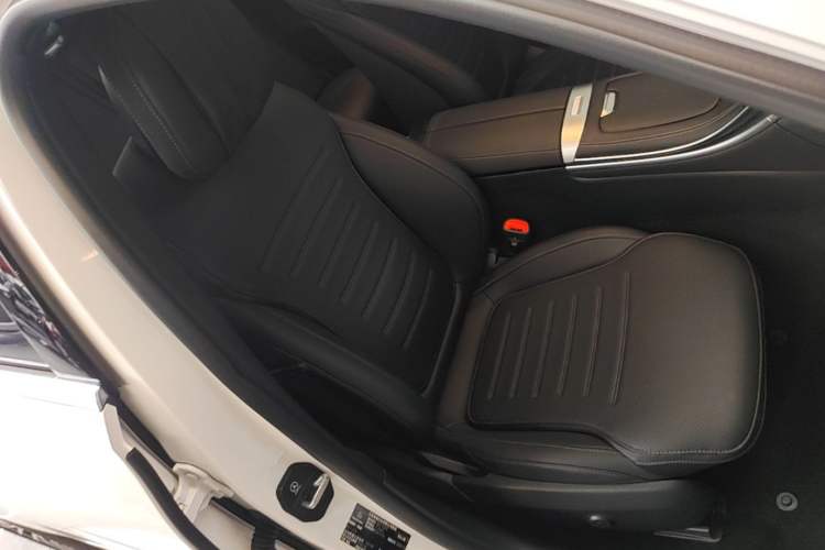 Used Mercedes-Benz C-Class 2025 C 260 L Sport Edition Right Front Seat