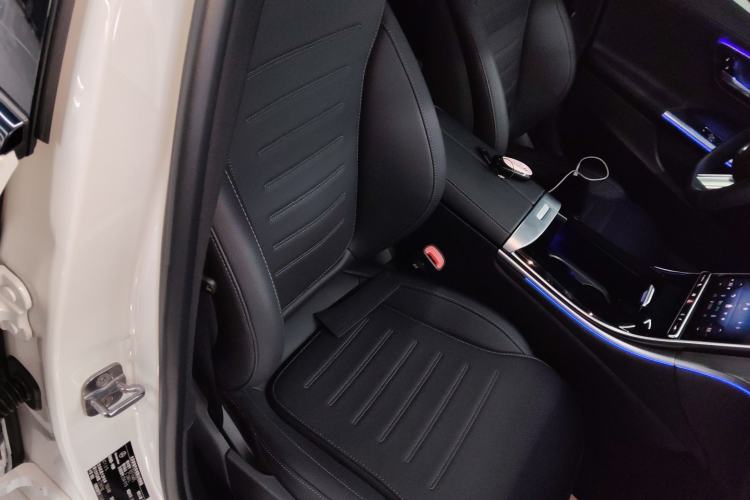 Used Mercedes-Benz C-Class 2025 C 260 L Obsidian Night Sport Edition Right Front Seat