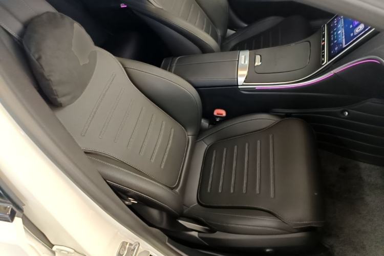 Used Mercedes-Benz C-Class 2025 Refresh C 260 L Night Edition Sports Version Right Front Seat