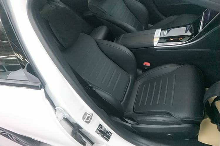 Used Mercedes-Benz C-Class 2025 C 260 L Obsidian Night Sport Edition Right Front Seat