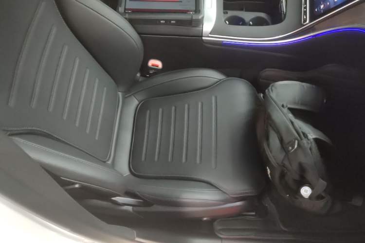 Used Mercedes-Benz C-Class 2025 Facelift C 260 L Sport Edition Right Front Seat