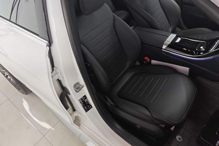 Used Mercedes-Benz C-Class 2025 Facelift C 260 L Sport Edition Right Front Seat