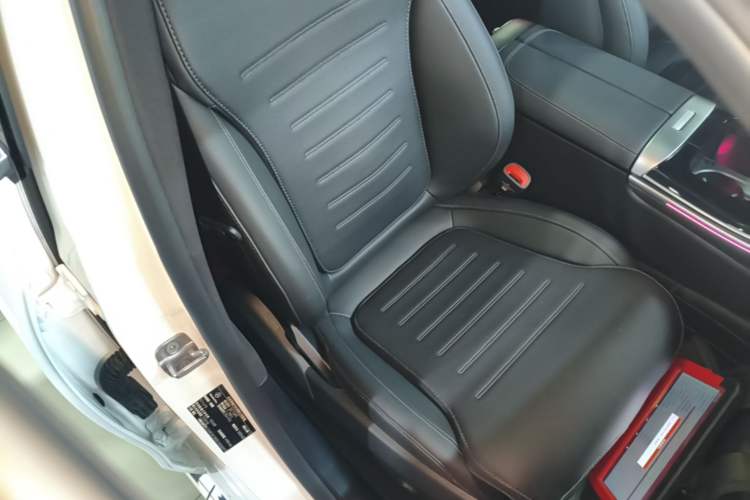 Used Mercedes-Benz C-Class 2025 Facelift C 260 L Sport Edition Right Front Seat