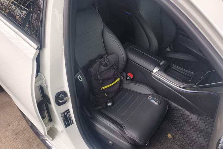 Used Mercedes-Benz C-Class 2025 Facelift C 260 L Sport Edition Right Front Seat