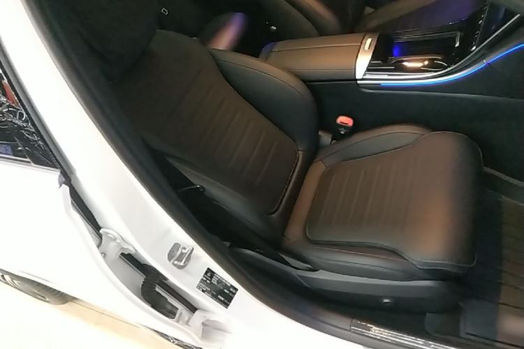 Used Mercedes-Benz C-Class 2025 Facelift C 260 L Sport Edition Right Front Seat
