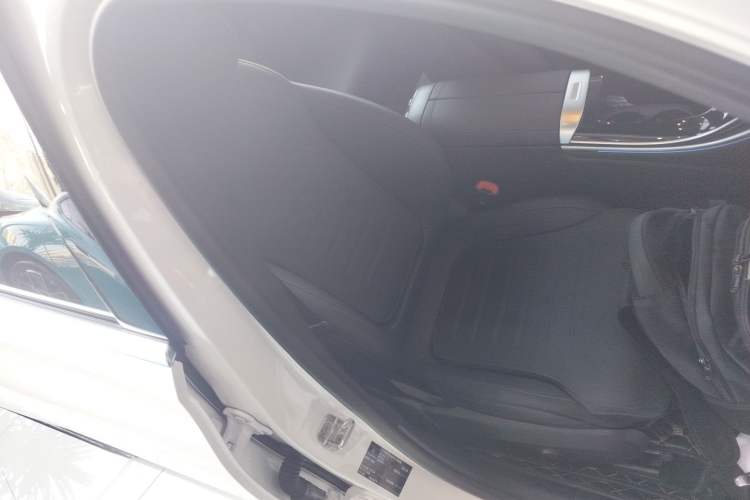 Used Mercedes-Benz C-Class 2025 C 260 L Sport Edition Right Front Seat