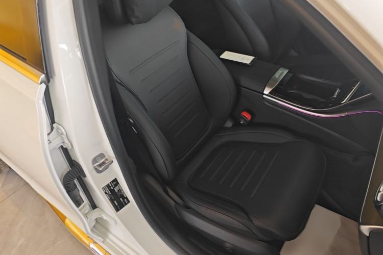 Used Mercedes-Benz C-Class 2025 Facelift C 260 L Sport Edition Right Front Seat