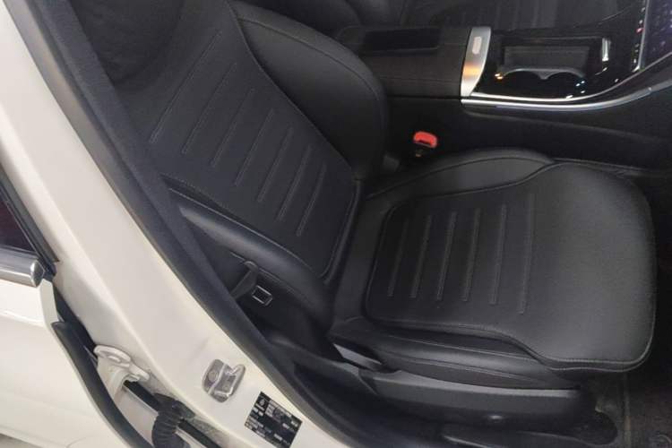 Used Mercedes-Benz C-Class 2025 C 260 L Sport Edition Right Front Seat