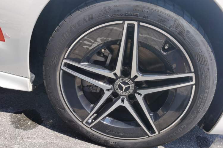 Used Mercedes-Benz C-Class 2025 Refresh C 260 L Night Edition Sports Version Right Front Wheel Hub