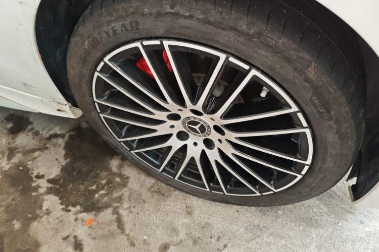 Used Mercedes-Benz C-Class 2025 C 260 L Sport Edition Right Front Wheel Hub