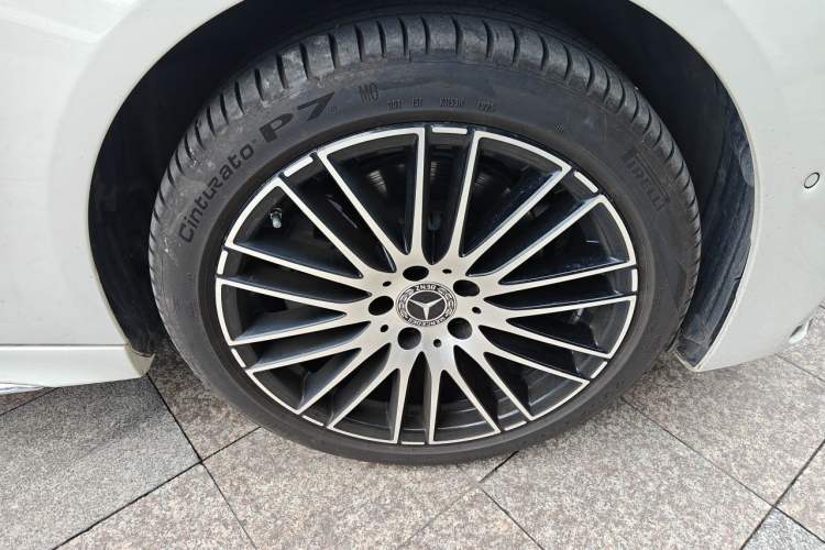 Used Mercedes-Benz C-Class 2025 C 200 L Sport Edition Right Front Wheel Hub
