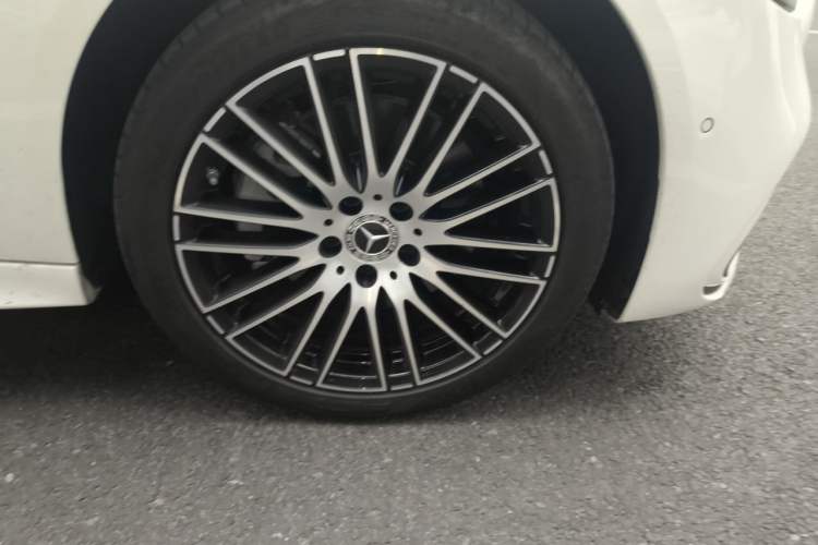 Used Mercedes-Benz C-Class 2025 C 260 L Sport Edition Right Front Wheel Hub