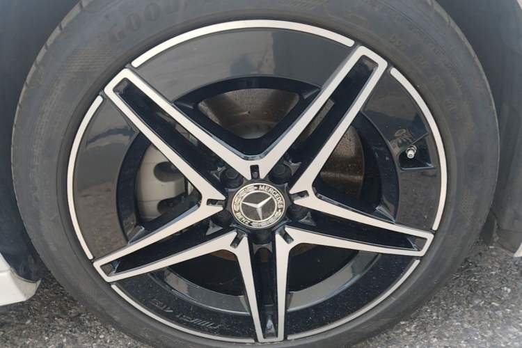 Used Mercedes-Benz C-Class 2025 C 260 L Obsidian Night Sport Edition Right Front Wheel Hub