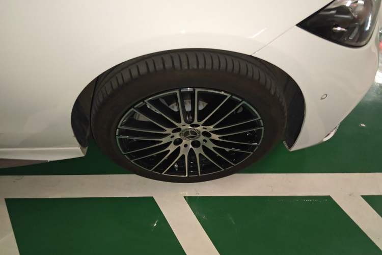 Used Mercedes-Benz C-Class 2025 Facelift C 260 L Sport Edition Right Front Wheel Hub