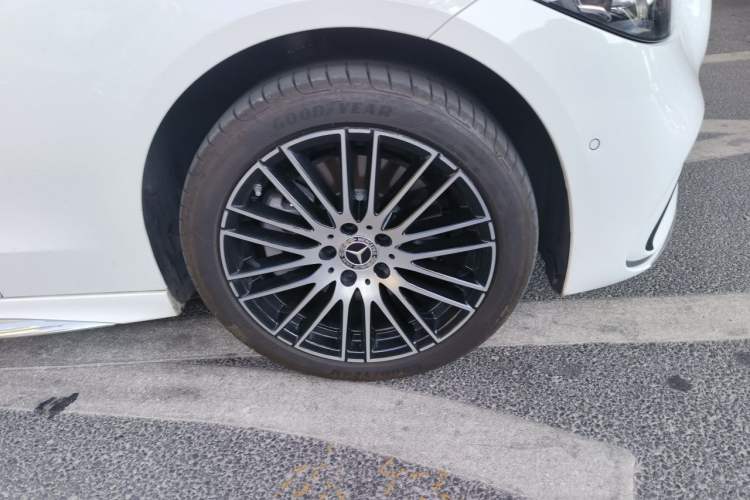 Used Mercedes-Benz C-Class 2025 C 260 L Sport Edition Right Front Wheel Hub