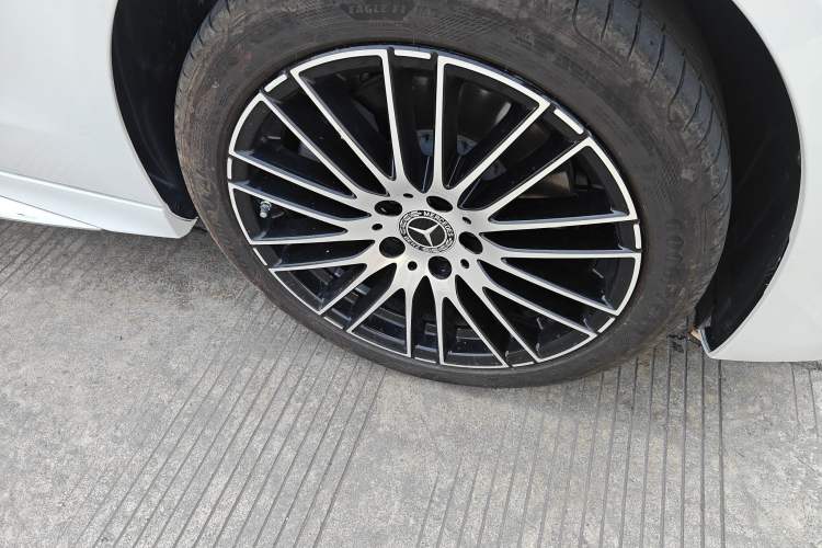 Used Mercedes-Benz C-Class 2025 C 260 L Sport Edition Right Front Wheel Hub