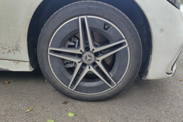 Used Mercedes-Benz C-Class 2025 C 260 L Obsidian Night Sport Edition Right Front Wheel Hub