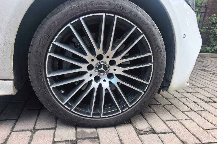 Used Mercedes-Benz C-Class 2025 C 260 L Sport Edition Right Front Wheel Hub