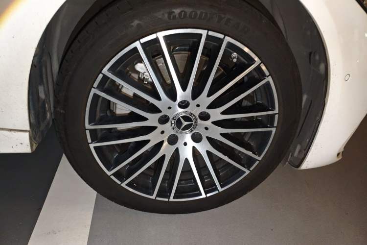 Used Mercedes-Benz C-Class 2025 C 260 L Sport Edition Right Front Wheel Hub