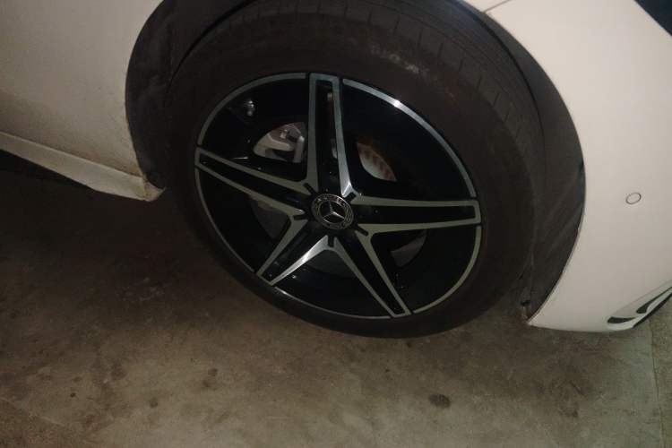 Used Mercedes-Benz C-Class 2025 C 260 L Obsidian Night Sport Edition Right Front Wheel Hub