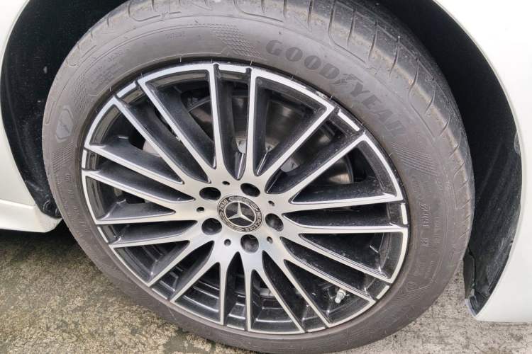 Used Mercedes-Benz C-Class 2025 Facelift C 260 L Sport Edition Right Front Wheel Hub