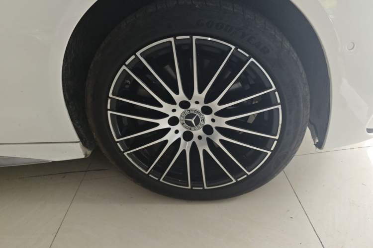 Used Mercedes-Benz C-Class 2025 C 260 L Sport Edition Right Front Wheel Hub