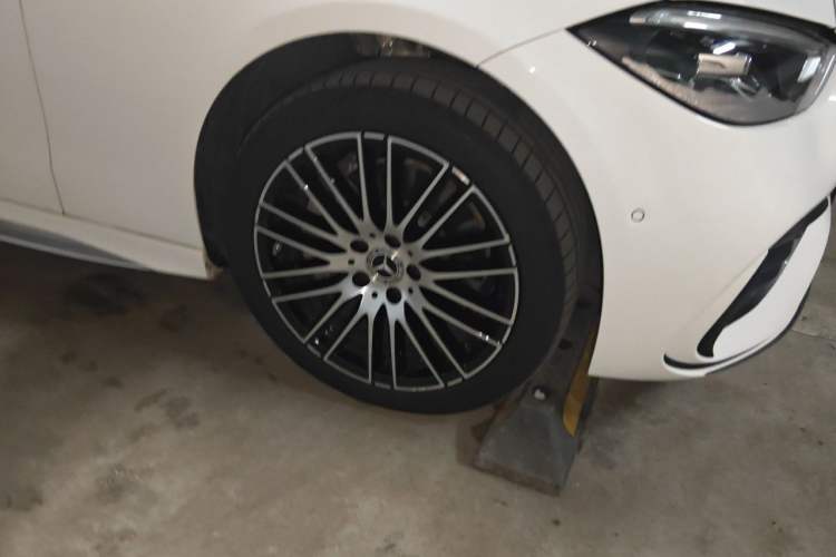 Used Mercedes-Benz C-Class 2025 Facelift C 260 L Sport Edition Right Front Wheel Hub