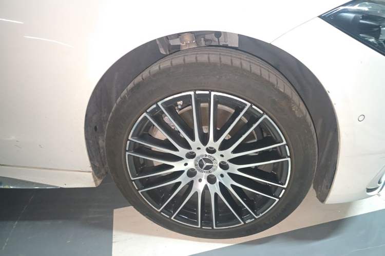 Used Mercedes-Benz C-Class 2025 Facelift C 260 L Sport Edition Right Front Wheel Hub