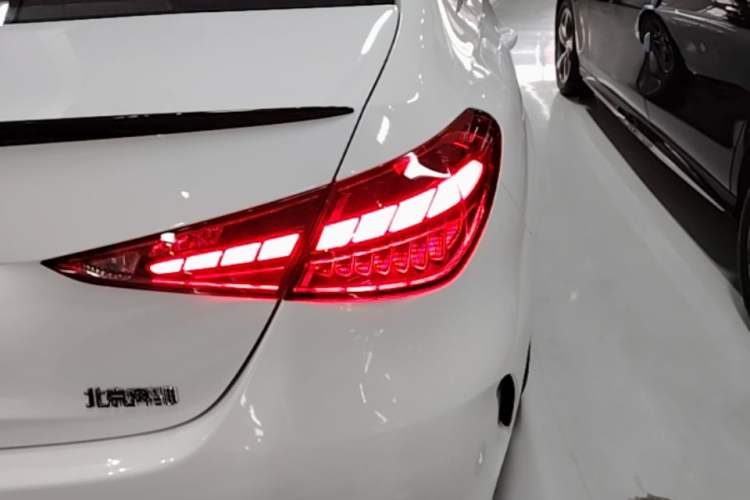 Used Mercedes-Benz C-Class 2025 Refresh C 260 L Night Edition Sports Version Right Rear Taillight