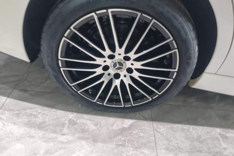 Used Mercedes-Benz C-Class 2025 C 200 L Sport Edition Right Rear Wheel Hub