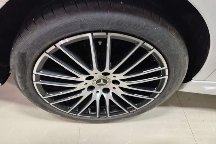 Used Mercedes-Benz C-Class 2025 Facelift C 260 L Sport Edition Right Rear Wheel Hub